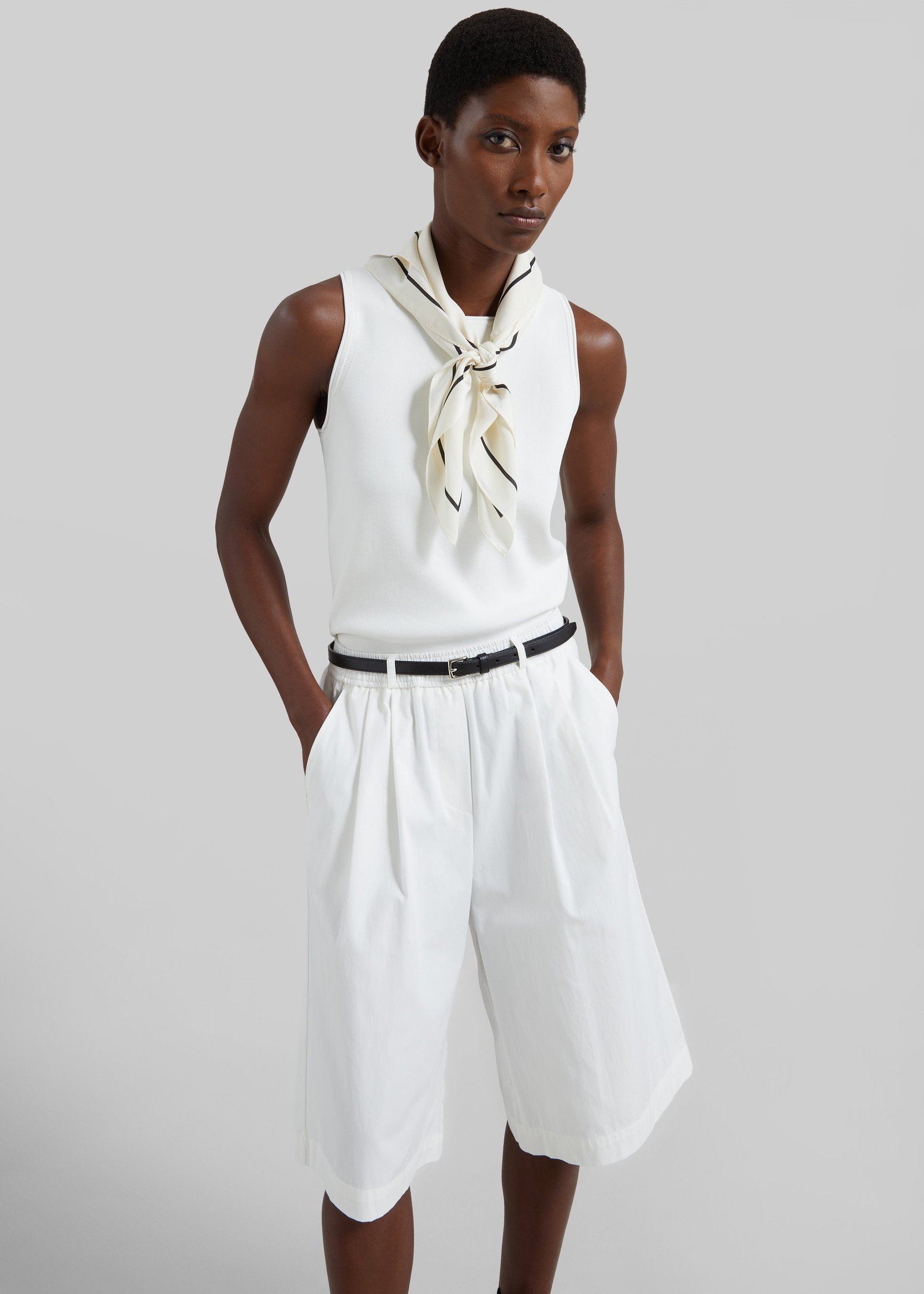 Arvert Bermuda Shorts - White - Image 7