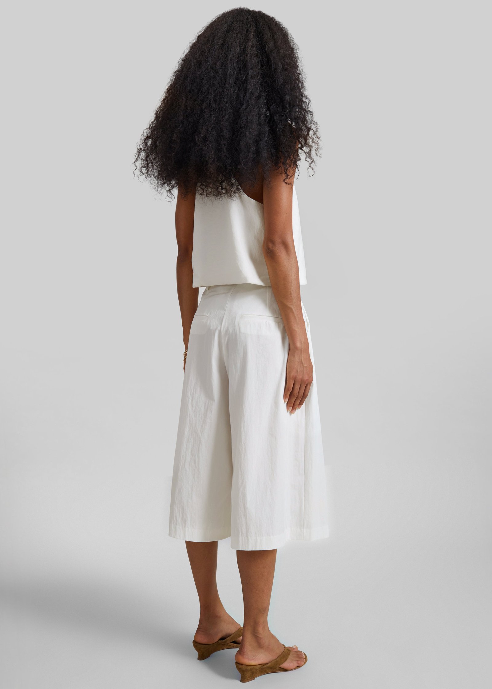 Aurea Wide Bermuda Shorts - Ivory - Image 7